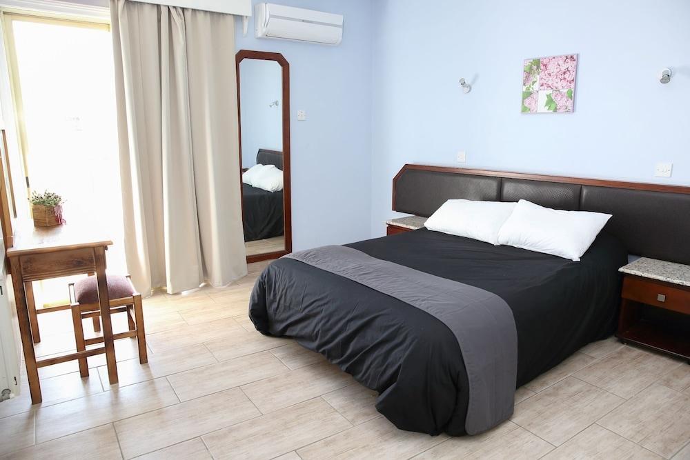Antonis G. Hotel Apartments Voroklini Exterior foto