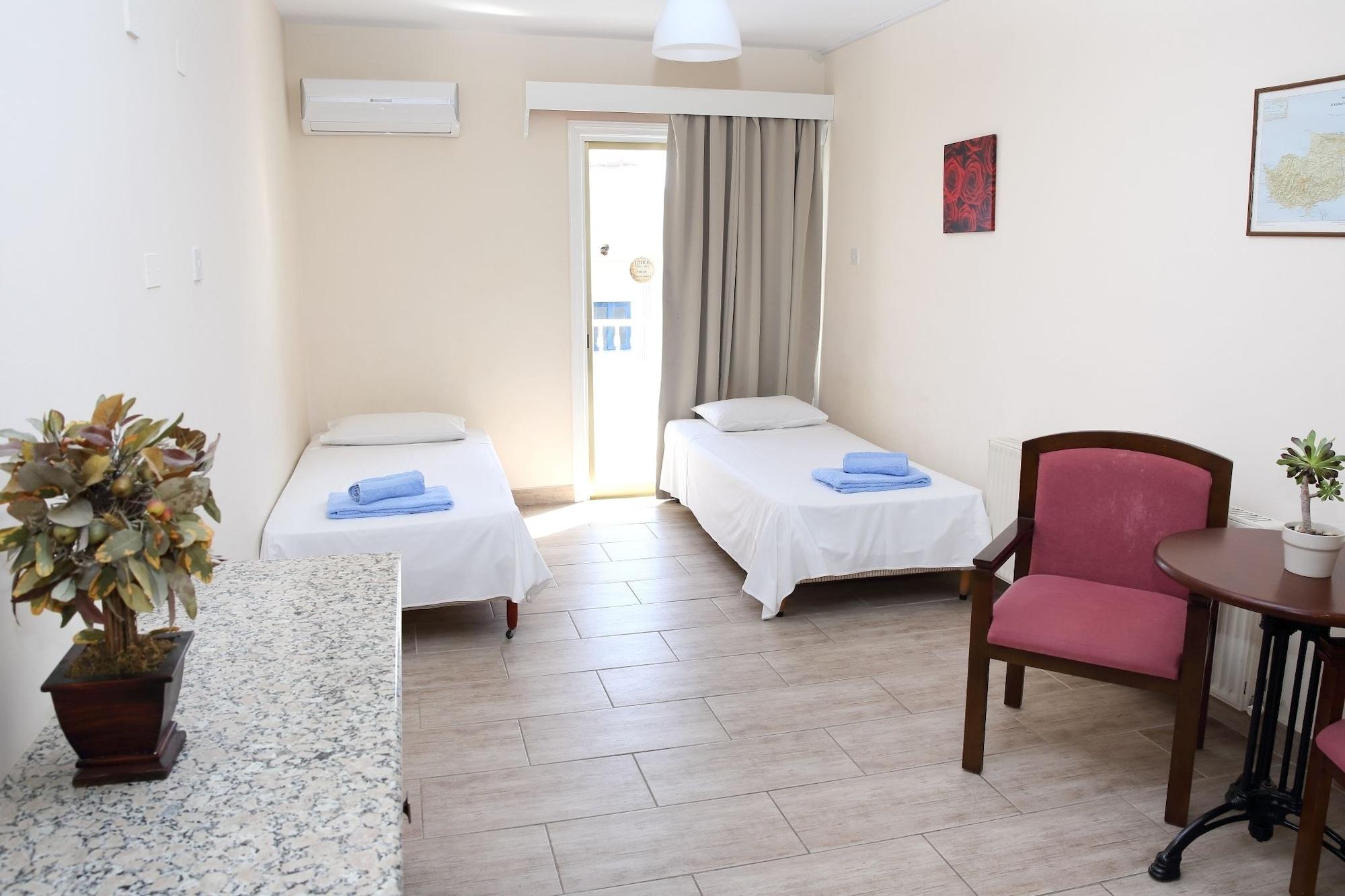 Antonis G. Hotel Apartments Voroklini Exterior foto