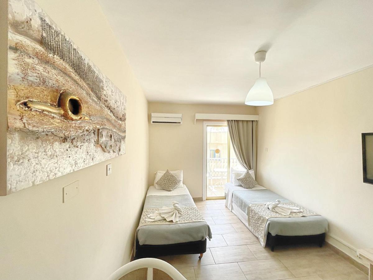 Antonis G. Hotel Apartments Voroklini Exterior foto