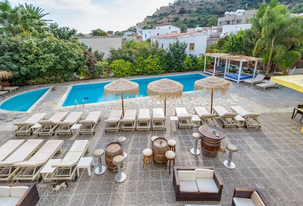 Antonis G. Hotel Apartments Voroklini Exterior foto
