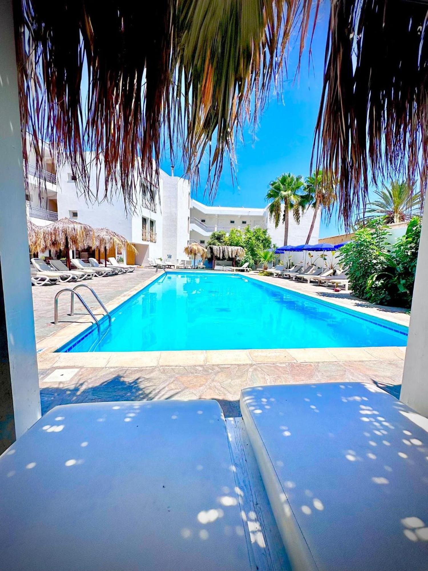 Antonis G. Hotel Apartments Voroklini Exterior foto
